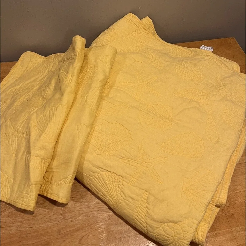 Max Studio Quilt Yellow Seashells Beach Pattern Full/Queen Shams‎